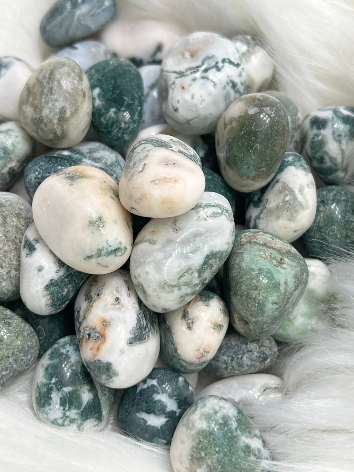 Moss agate gem